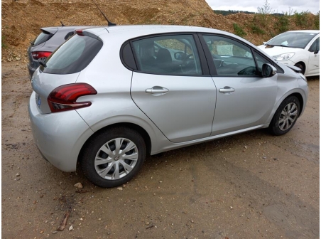 Vehicule-PEUGEOT-208-Access-2017-6d09dab953afd3966fbab678ac7d432e96ebf3ce9476077d5839a117d3112505.jpg