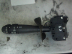 Piece-Commodo-phare--e7fec70c3f1690d535cc1f667348608dabb3764a639d2d9e3a526d84f3ed1064.jpg 2