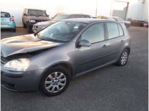 Vehicule-VOLKSWAGEN-GOLF-5-1-6-2004-961e98a42012d7ffb6c3b857822f1ff07106ea3c705114f64f0ed7397057a7a9.JPG