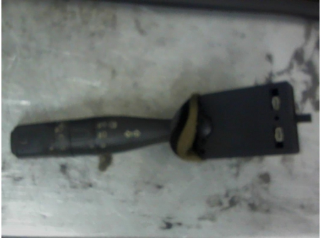 Piece-Commodo-phare--f97897c26c3f2efe609296a8135ec28ddfde44cc7063780e1b5cb4e228a44895.jpg