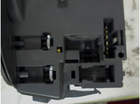 Piece-Commodo-dessuie-glaces--5f60f27ceb590204b91a3d86fcbeef01f7cb2e59e5a6f1679d75b2321ed74024.jpg