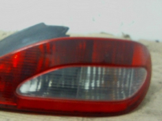 Piece-Feu-arriere-principal-droit-(feux)--e37aba95d97d1d12ba7fd857658ff39f79ebac00873f1e5810146ebf2ecfef40.jpg 2