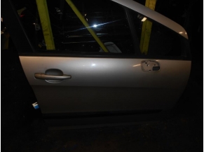 Piece-PEUGEOT-308-SW-PHASE-1-Confort-Diesel-3e73fff685ba523944bda72175279c3a6488b316a2e20786f63eb55428a1a21b.JPG 2