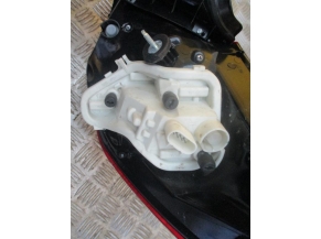 Piece-0-Feu-arriere-principal-droit---66ded11406da33bd8e05b52bf7f2079227a758d6ef99477958f8d5a71dba8758.JPG 2