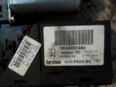 Piece-Leve-vitre-electrique-avant-droit-PEUGEOT-307-Diesel-2a5958f7460c65924090a37bd924f4c41a39fb2594bbef8b9139aac41ef2b693.jpg 2