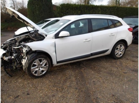 Vehicule-RENAULT-MEGANE-3-PHASE-2-BREAK-1-5-2012-b427f57e1cf925817197c73cf59d4c47d33f983ca9cea425654bc8680e37fa1a_mtn.JPG