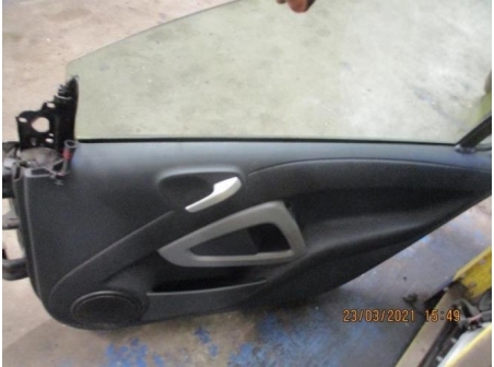 Piece-porte-av--c7ecd1a7cb420bd319ad4d09345b212e3696e182f571d9850bb522a890648053_mtn.JPG