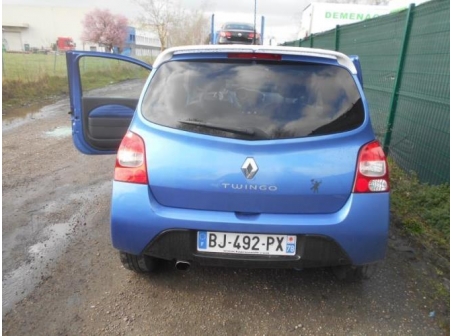 Vehicule-RENAULT-TWINGO-II-1-1-2011-3b2b54f7cd91947620036650693bbdd106ef3ecc38a19a4f188d4f34d16bc87b_mtn.JPG