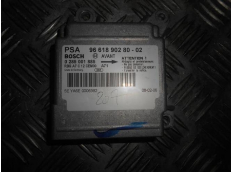 Piece-RENAULT-CLIO-IV-c6b7f42d81b38870a8bb8ae24ed4f109368026b730ee0a9e105a99470e2105c6_mtn.JPG