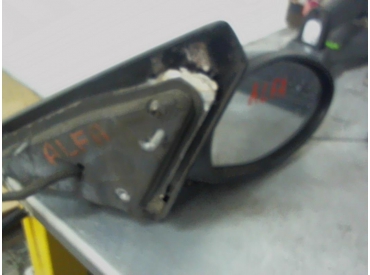 Piece-Retroviseur-gauche--cfe1ed0a9ff14e35e0a72fd9bb8532358003f37f62fa4af5b9b81cfcfa77779a.jpg