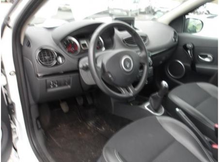 Vehicule-RENAULT-CLIO-3-PHASE-2-1-5-2011-489c34b0220dd903170f82b4d77b26de614069ad671ceb4a15e30e0ba0c223f0_mtn.JPG
