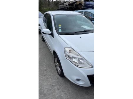 Vehicule-RENAULT-CLIO-3-PHASE-2-2011-fe81607fcd27db8c02d828bfd6536affef7db8af7b32fea78100f0db07ce677f_mtn.jpg