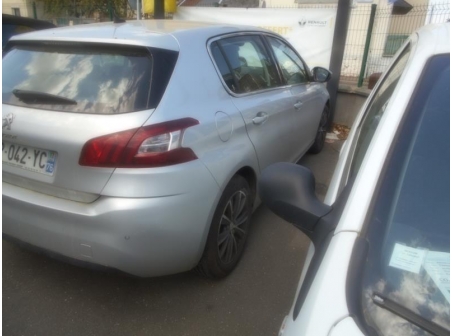 Vehicule-PEUGEOT-308-II-1-6-2015-a9852a6fec759c0130e5ce56dbda1a16c7b895ed713394985715b8d6e4ae4901.JPG