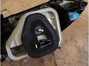 75980444-46ca4cc5-78f1-4e7b-9619-25842158b500-Piece-Feu-arriere-principal-gauche-PEUGEOT-53e225e921d875e862ec790dc1444a4f49fb5ca75a92b8aa5f23700103992f5b_m.JPG 2