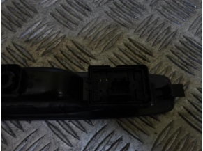 77338598-a3877cae-2a80-4921-9bcf-b85972c09919-Piece-RENAULT-b2b1204c26f7ab72f42853317f193230fb0e892a94d662bc262c12ae283134eb_m.JPG 2