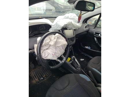 Vehicule-PEUGEOT-208-1-PHASE-1-2015-0a31042ea76170d2f1a222711b682faf85296bf2dd2f5b1cd24b22b31e994a1d_mtn.jpg