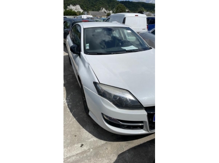 Vehicule-RENAULT-LAGUNA-3-PHASE-2-2-2012-453c11e7f4242298665e87ab8b747e37e46d4a965ed429c467e7722ab2f07ef3_m.jpg