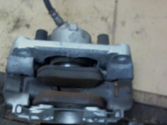 Piece-Etrier-avant-gauche-(freinage)--fc79d02a1f2d253a822749d82ab0b25b07bb0d9e0f3ab82b55ecba1e8422d8c4.jpg 2