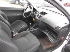 Vehicule-PEUGEOT-206-Access-1-4-2010-75ba1e9f5827e84f3f38adeef9318140b929a541a5d0df46c2f90b68cb1a3890.JPG 2