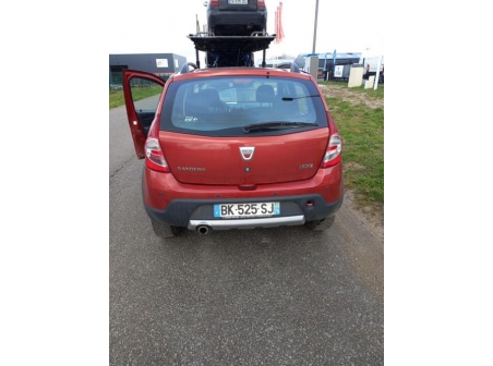 Vehicule-DACIA-SANDERO-1-2011-89995bda9341d490da19e7f4d92fc2c71e7c9e043031e00a0f81932a644d93bf_mtn.jpg