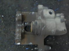 Piece-Etrier-arriere-droit-(freinage)-RENAULT-LAGUNA-II-PHASE-1-Diesel-81c6e27c3e175192f82b477397e0a754d8dd9c4026a7450d474c5fc9891d7fbf.jpg 2
