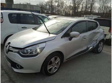 Vehicule-RENAULT-CLIO-4-PHASE-1-2015-1e7745d46345c7b18fa55a1ac2196d9df31bcbf989ded19c32a85ad56c708cab_mtn.jpg