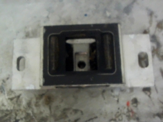 Piece-Support-moteur-droit-RENAULT-MASTER-III-17a370be5a9cba87c90d29a704a6a19593347efea8c69e6f77f9237cedec6dc5.jpg 2