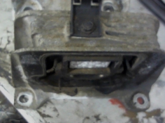 Piece-Support-moteur-RENAULT-MASTER-III-f4fbd28aa302a15128866129a373541db9bec9ababbf63d71113f4bd28d6f927.jpg 2