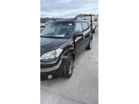 Vehicule-KIA-SOUL-1-PHASE-1-2010-715529d1f3e883e8a146339bb8ffd02800161e7c9ffb0497396e3f6ddacd89d7_mtn.jpg