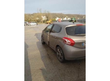 Vehicule-PEUGEOT-208-1-PHASE-1-2013-0ea32a7888f38792250cc0fd0689f2d8d70e9728bd45b66cda465f1ca988eb90_mtn.jpg