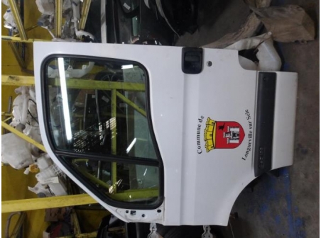 88903303-cbb32cb1-963a-483f-9b0f-a64f1f9be2b0-Piece-Porte-avant-gauche-RENAULT-322437069eeb311be514e610ddc8da943978340ff554761d7d11f4529716d937_m.JPG