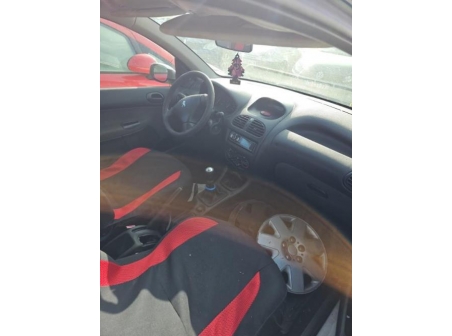 Vehicule-RENAULT-CLIO-4-PHASE-1-2014-88540ece70e679846986426ccacf0b0d1a091e4400f9bbb9bd96372c89b181cb_mtn.jpg