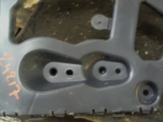 Piece-Support-aile-droit-RENAULT-MEGANE-III-PHASE-1-f803035979a1e79cd7747087cb2ef090aed828b0b8e481dac1e2372b2c4f1837.jpg 2