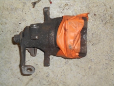 Piece-Etrier-arriere-gauche-(freinage)-PEUGEOT-3008-Access-Diesel-6adcbf83cb3e05ee90b1feff5631fc796257388056756575ccf3685249087ae3.JPG 2