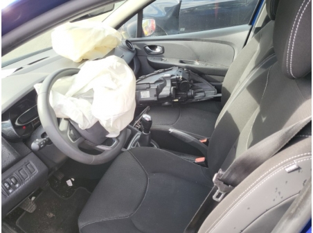 Vehicule-RENAULT-CLIO%204%20PHASE%202-2017-29f060aa4dbad76f98c8e80524d18528d4fc07c1a23ff18a52dddc2d96c77f09_o.jpg