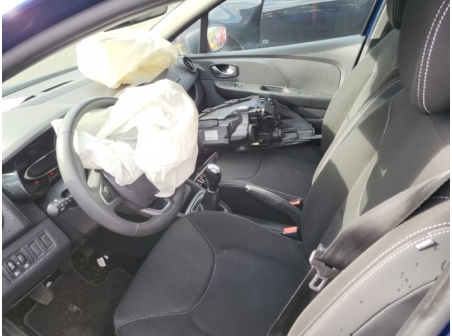 Vehicule-RENAULT-CLIO%204%20PHASE%202-2017-38a644593ec31fee28a92528a8915babda83336944e1d4f96b4807435b70ed88_o.jpg