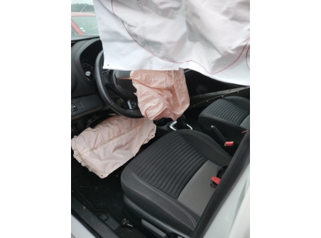 Vehicule-TOYOTA-YARIS%203%20PHASE%202-2017-4560659a0938f12fd39dd49d151a87a6341255238fe58e32b54bcde5b7d19351_o.jpg