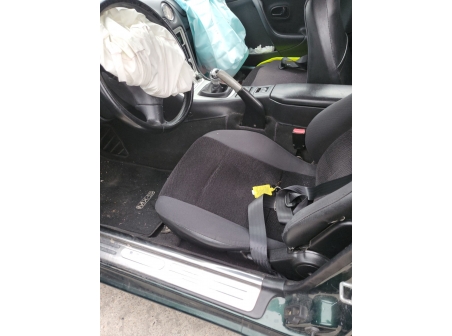 Vehicule-MAZDA-MX5%202%20PHASE%201%20CABRIOLET-2000-cd3bc482b5f57faafe88ac7d9d8625690ed63edb45f784497f15d1c5f66f8b89_o.jpg