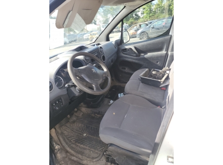 Vehicule-PEUGEOT-PARTNER%202%20PHASE%202-2013-c70ae64388f9b494e7ca85800c4dc0d850d28ae10f0a9fea6c3cf896b693d034_o.jpg