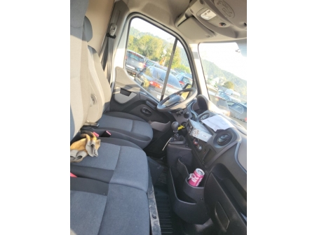 Vehicule-RENAULT-MASTER%203%20PHASE%202-2017-95c68e348ff563c4c7198c449a2bd4f1f50115ede148f348c53b59f7960cd22e_o.jpg