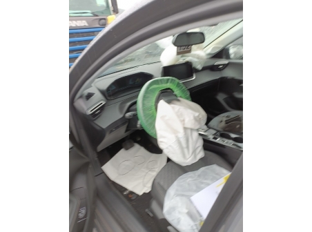 Vehicule-PEUGEOT-208%202-2024-d704acff39bc1b6402f0e03ba8a30ed4c1be109e1b82aeb3656af3dfad637001_o.jpg