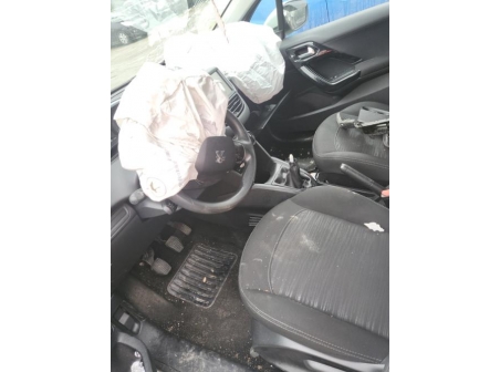 Vehicule-PEUGEOT-208%201%20PHASE%202-2016-d16fc66805e629febe38774b557d66c2427095bd5542f712c1d21542f93a5b8c_m.jpg