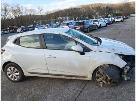Vehicule-RENAULT-CLIO%205-2019-e56fcc1af4f3842e36e065be6de2a6a1644dab3e7a5aac4fa476cfe3521ce531_o.jpg
