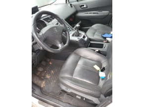 Vehicule-PEUGEOT-5008%201%20PHASE%201-2010-0f14abf663e007fcc405501c26971860c1cc70f7d03521215af9c713f14ca170_m.jpg