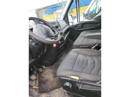 Vehicule-IVECO-DAILY%206-2017-b885832dff1f7d68d9f49f2d48d1ad27d1e6cf94461aed068b97968e73c0f1ff_o.jpg