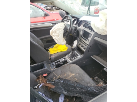 Vehicule-VOLKSWAGEN-GOLF%207%20PHASE%201-2016-da5fa64ca72901b27e414633badc5f55defff22efdbbc703f5efb283c544c7fd_o.jpg