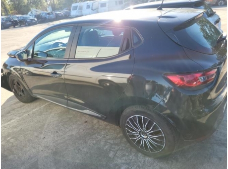 Vehicule-RENAULT-CLIO%204%20PHASE%201-2013-65158ee2639cdfd116d837a2bca6273a277a92a8b45957cd365697147a049e54_m.jpg