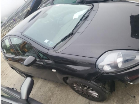 Vehicule-FIAT-PUNTO%20EVO%203-2012-f4c5ed6587f19d68e12791216a89bec61115cc98fef7de8c3b294fc7772be462_m.jpg