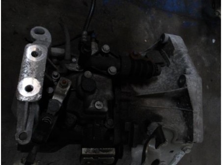 103911218-9bda43d0-2f7a-463a-85dc-724c6311e194-Piece-Boite-de-vitesses-FIAT-PUNTO-EVO-3-14i-8V-84f8d0b6d22e10d4b661953470dea06de4b1c1567313778cf42b45dc22ff02c4_m.JPG
