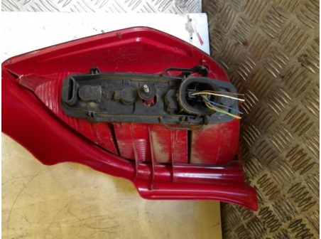 103931946-a3230bd5-ba2c-4d3b-a30a-499c71328098-Piece-Feu-arriere-principal-gauche-CITROEN-dc39de09ef23769303a1271a50e952e51462985a96c8fc0f330626b9bc621d69_m.JPG